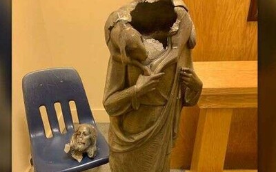 V americkom kostole našli zničenú sochu Ježiša: Hlava bola položená vedľa tela