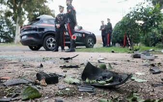 V autě prominentního italského novináře explodovala bomba. Za činem má stát mafie