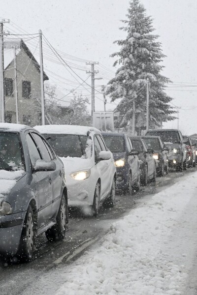 V části Česka napadl sníh, místy až 10 centimetrů. Řidiči by si měli dávat pozor