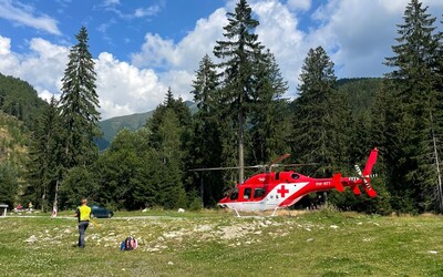 V českom pohorí udrel do turistov blesk. Zranil niekoľko ľudí vrátane detí