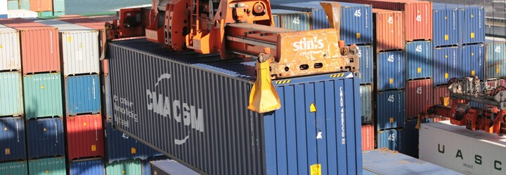 V nizozemském přístavu zadrželi 1,6 tuny kokainu, ukrytý byl v dodávkách ovoce a cementu