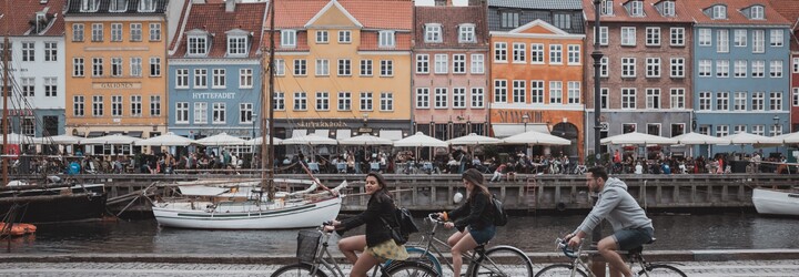 V knihovně mají Xboxy a testy si nepodepisují. Jak se liší školy v Dánsku a u nás?