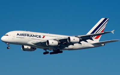 V letadle aerolinky Air France bylo nalezeno mrtvé dítě, cestovalo v podvozkové šachtě
