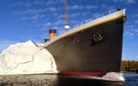 V múzeu Titanicu zranil návštevníkov padajúci ľadovec. Slúžil ako replika toho, ktorý potopil legendárnu loď
