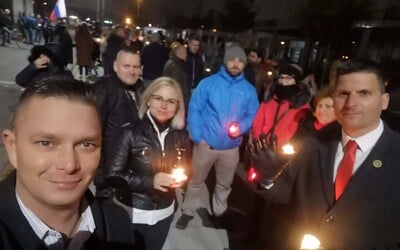 V noci v Martine protestovali proti vládnym opatreniam: Matovič vojnu začal, my ju ukončíme, tvrdia krajne pravicoví organizátori