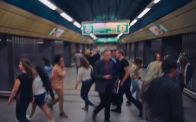 V nové reklamě na Apple Watch se objevilo pražské metro, lom Velká Amerika i areál SK Slavia