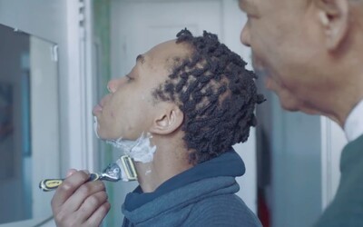 V novej reklame od Gillette učí otec svojho transgender syna, ako sa správne holiť