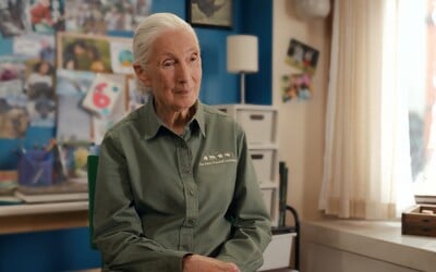 V novej emotívnej reklame od Apple sa prihovára nedávno zosnulá Jane Goodall. Predstavili nový MacBook aj iPad