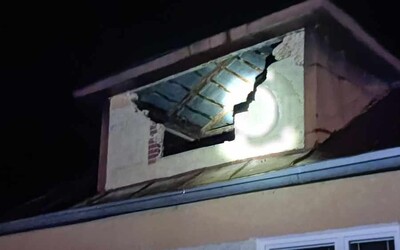 V obci Ďapalovce, kde malo epicentrum zemetrasenie, museli vyhlásiť mimoriadnu situáciu. Hasiči zasahovali hneď viackrát