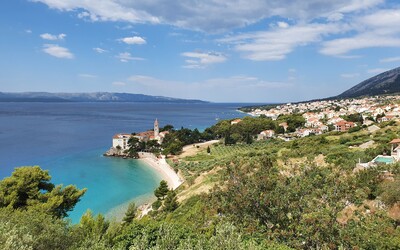 V obľúbenej destinácii v Chorvátsku museli uzavrieť už 3 pláže. Zákaz kúpania spôsobila znečistená voda, vzorky odhalili baktérie