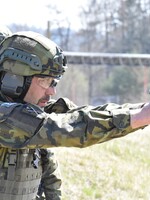 V případě napadení Česka by se do armády přihlásil každý čtvrtý, vyplývá z nového průzkumu
