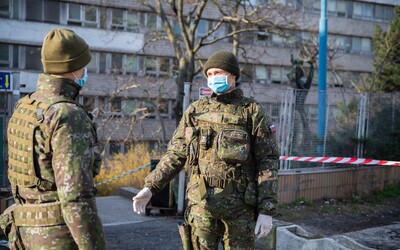 Ve slovenských nemocnicích bude pomáhat armáda. Nasazeni jsou všichni dostupní vojenští lékaři