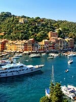 V talianskom letovisku zavádzajú bizarné pokuty za chôdzu naboso či plavky na námestí