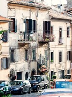 V tejto talianskej dedinke si môžeš kúpiť dom za 1 €. Nemali tam ani jeden prípad Covid-19 a na pláži si za 15 minút