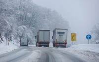 V týchto okresoch Slovenska v pondelok napadne až 15 cm nového snehu, varuje SHMÚ. V noci sme zažili mimoriadne nízke teploty