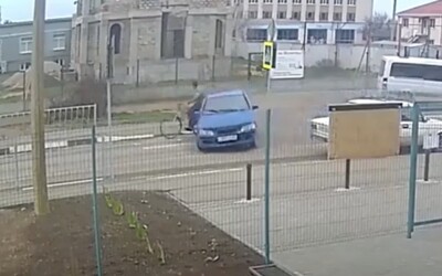 VIDEO: 12letý chlapec, kterého otec učil řídit, srazil důchodce na kole