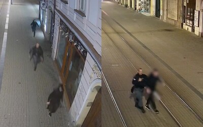 VIDEO: Akčná naháňačka v centre Bratislavy. Muž po bitke utiekol, polícia ho tvrdo spacifikovala 