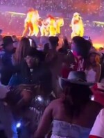 VIDEO: Bitka na koncerte Beyoncé. Ľudia sa mlátili priamo pod pódiom