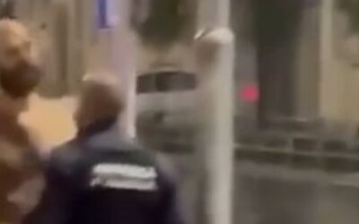 VIDEO: Búrlivá noc v Nitre, naháč vylepil policajtovi facku