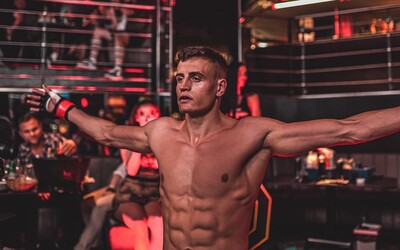 VIDEO: Český bojovník Matěj Peňáz v boji před šéfem UFC prohrál, soupeř ho uškrtil v prvním kole