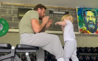 VIDEO: Conor McGregor trénuje so synčekom box. Bude to budúci šampión, odkazuje