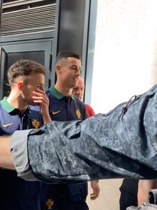 VIDEO: Cristiano Ronaldo vyvolal rozruch pri bratislavskej reštaurácii. Kuchár neskrýval svoje nadšenie