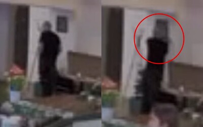 VIDEO: Dekan košickej univerzity ukradol z kaviarne obraz. Tvrdí, že to bola stávka