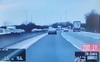 VIDEO: Diaľnicu D1 si pomýlil s pretekárskou dráhou. Vodič prekročil rýchlosť o takmer 100 km/h, polícia mu dala vysokú pokutu
