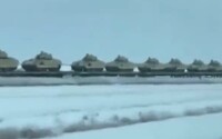 VIDEO: Do Poľska prevážajú desiatky amerických tankov. Náš severný sused posilňuje obranu pre vojnu na Ukrajine