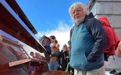 VIDEO: Dojemná rozlúčka obľúbeného chatára s Tatrami. Viktor Beránek po takmer 50 rokoch opúšťa Chatu pod Rysmi