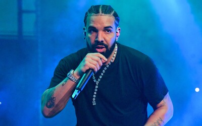 VIDEO: Drake dal 50 tisíc dolarů fanouškovi, kterého před koncertem opustila přítelkyně