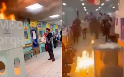 VIDEO: Explózia výbušniny či Molotovov koktail. Takto prejavujú Rusi nespokojnosť s voľbami, zadržali najmenej 7 ľudí