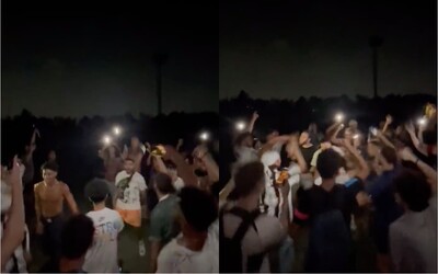 VIDEO: Fanoušci a fanynky Travise Scotta si udělali party u pyramid v Gíze, kde se měl konat velkolepý koncert