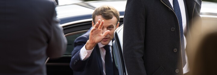 VIDEO: Francouzský prezident Macron dostal na setkání s veřejností facku
