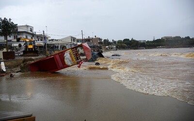 VIDEO: Krétu zasáhly silné záplavy. Úřady hlásí jednu oběť a pohřešované osoby