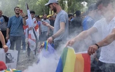 VIDEO: Gruzínský Pride narušili demonstranti. Účastníky akce musela evakuovat policie