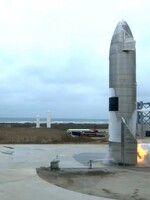 VIDEO: Historický moment spoločnosti SpaceX. Rakete Starship sa prvýkrát podarilo pristátie na zemi