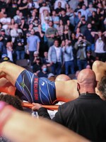 VIDEO: Hrozivé zranění na turnaji UFC. Bojovník si jedním kopem zlomil holenní i lýtkovou kost