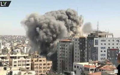 VIDEO: Izrael odpálil budovu v Pásme Gazy, v ktorej sídlili zahraničné médiá