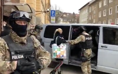 VIDEO: Jankovská bola na slobode len 2 sekundy, po opätovnom zatknutí sa psychicky zrútila, tvrdí advokát
