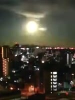 VIDEO: Japonsko ožiarila „ohnivá guľa“. O čo išlo?