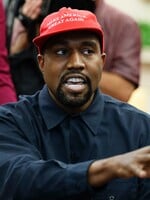 VIDEO: Kanye West byl na Twitchi po sedmi minutách zabanován. Ve videu hajloval