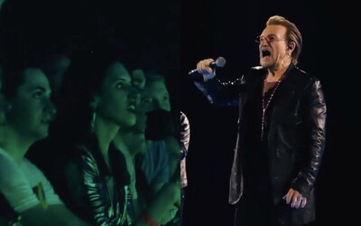 VIDEO: Kapela U2 si na koncerte uctila pamiatku Alexeja Navaľného. Celá aréna skandovala jeho meno