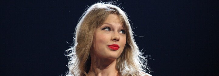 VIDEO: Komik si na Zlatých glóbech utahoval z Taylor Swift. Její podrážděná reakce baví internet