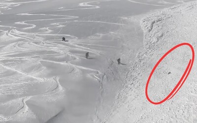 VIDEO: Lavína v Tatrách strhla pri free-ride dvoch lyžiarov. Vo všetkých slovenských pohoriach platí lavínové nebezpečenstvo