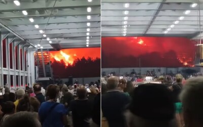 VIDEO: Ľudí v Grécku museli pred požiarmi zachraňovať na trajekte. Autentické zábery ukazujú ničivú silu ohňa