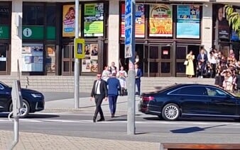 VIDEO: Ľudia v Senici vypískali vládu. Dav skandoval: „Dosť bolo Fica“