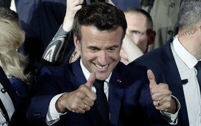 VIDEO: Macron čelí kritice. Když v přímém přenosu mluvil o kontroverzní reformě, pod stolem si sundal luxusní hodinky