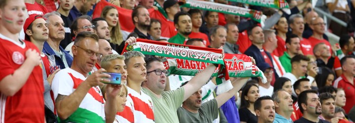 VIDEO: Maďarští fanoušci hromadně vypískali fotbalisty Anglie, kteří poklekli před utkáním na znak rasové rovnosti