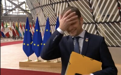 VIDEO: Slovenský premiér si udělal ostudu v živém vysílání z Bruselu. „Can I go one time? Next time,“ žádal o opakovaný pokus